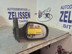 Gebruikte Buitenspiegel rechts Daihatsu Cuore (L251/271/276) 1.0 12V Prijs € 31,50 Margeregeling aangeboden door Zelissen V.O.F. autodemontage