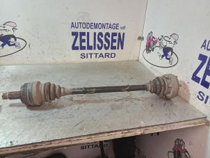 Gebruikte Steekas links-achter BMW 1 serie (E88) Prijs € 63,00 Margeregeling aangeboden door Zelissen V.O.F. autodemontage