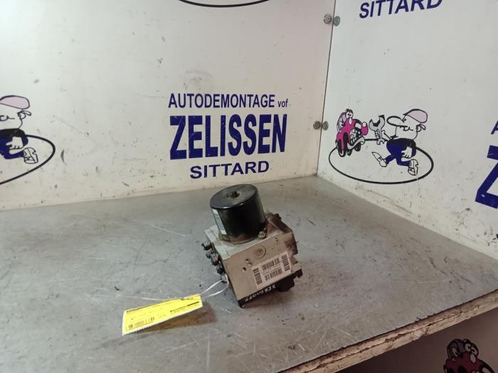 Gebruikte ABS Pomp Peugeot 407 SW (6E) 1.8 16V Prijs € 141,75 Margeregeling aangeboden door Zelissen V.O.F. autodemontage