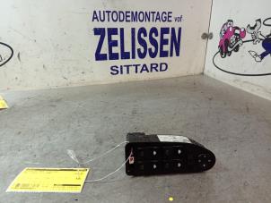Gebruikte Schakelaar Elektrisch Raam BMW 7 serie (E38) 728iA,iA Executive 24V Prijs € 36,75 Margeregeling aangeboden door Zelissen V.O.F. autodemontage