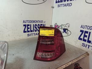 Gebruikte Achterlicht rechts Mercedes ML I (163) 320 3.2 V6 18V Autom. Prijs € 52,50 Margeregeling aangeboden door Zelissen V.O.F. autodemontage