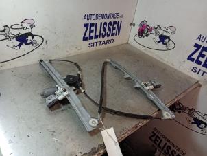 Gebruikte Ruitmechaniek 4Deurs rechts-voor Mitsubishi Colt (Z2/Z3) 1.3 16V Prijs € 36,75 Margeregeling aangeboden door Zelissen V.O.F. autodemontage