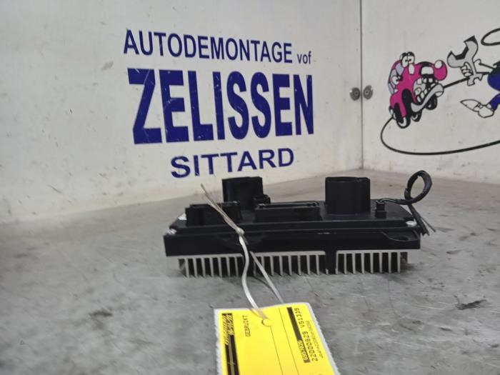 Gebruikte Stroomverdeler BMW 7 serie (E65/E66/E67) 730d,Ld 3.0 24V Prijs € 47,25 Margeregeling aangeboden door Zelissen V.O.F. autodemontage