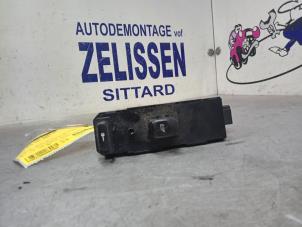 Gebruikte Elektrisch Raam Schakelaar Volvo XC70 (SZ) XC70 2.4 D 20V Prijs € 42,00 Margeregeling aangeboden door Zelissen V.O.F. autodemontage