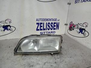 Gebruikte Koplamp rechts Volvo V70 (GW/LW/LZ) 2.4 20V 140 Prijs € 36,75 Margeregeling aangeboden door Zelissen V.O.F. autodemontage