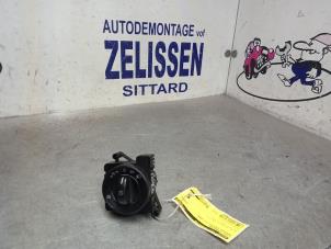 Gebruikte Licht Schakelaar Mercedes Sprinter 3,5t (906.63) 315 CDI 16V Prijs € 63,00 Margeregeling aangeboden door Zelissen V.O.F. autodemontage