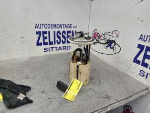 Gebruikte Benzinepomp Mercedes Vito (639.6) 2.2 109 CDI 16V Prijs € 63,00 Margeregeling aangeboden door Zelissen V.O.F. autodemontage