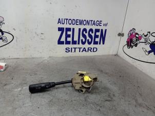 Gebruikte Pinker Schakelaar Mercedes CLK (C208) 3.2 320 V6 18V Prijs € 31,50 Margeregeling aangeboden door Zelissen V.O.F. autodemontage