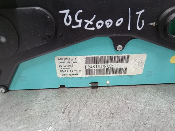 Instrumentenpaneel van een Dacia Sandero I (BS) 1.2 16V 2010