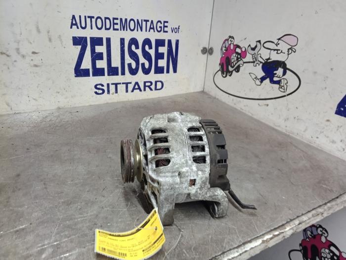 Gebruikte Alternator Dacia Sandero I (BS) 1.2 16V Prijs € 42,00 Margeregeling aangeboden door Zelissen V.O.F. autodemontage