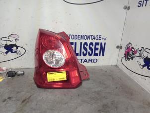 Gebruikte Achterlicht links Nissan Pixo (D31S) 1.0 12V Prijs € 52,50 Margeregeling aangeboden door Zelissen V.O.F. autodemontage