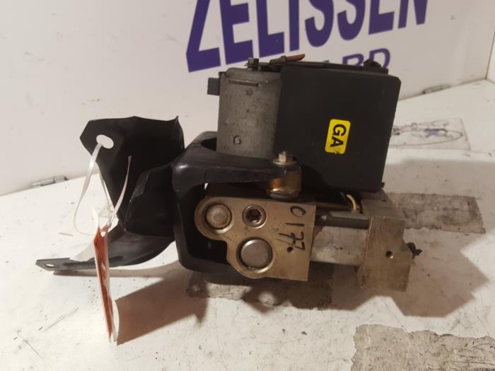 Gebruikte ABS Pomp Opel Calibra 2.0i Prijs op aanvraag aangeboden door Zelissen V.O.F. autodemontage