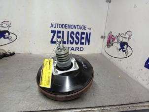 Gebruikte Rembooster Suzuki Swift (ZA/ZC/ZD) 1.6 Sport VVT 16V Prijs € 68,25 Margeregeling aangeboden door Zelissen V.O.F. autodemontage