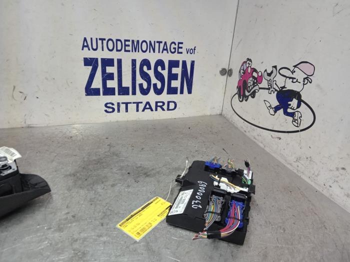 Gebruikte Module Centrale Deurvergrendeling Ford Fiesta 6 (JA8) 1.25 16V Prijs € 78,75 Margeregeling aangeboden door Zelissen V.O.F. autodemontage
