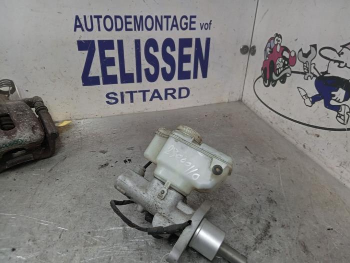 Gebruikte Hoofdremcilinder Volkswagen Caddy III (2KA,2KH,2CA,2CH) 2.0 SDI Prijs € 36,75 Margeregeling aangeboden door Zelissen V.O.F. autodemontage