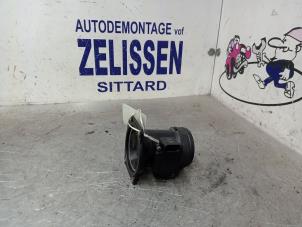 Gebruikte Luchtmassameter Volkswagen Golf IV (1J1) 1.6 Prijs € 36,75 Margeregeling aangeboden door Zelissen V.O.F. autodemontage