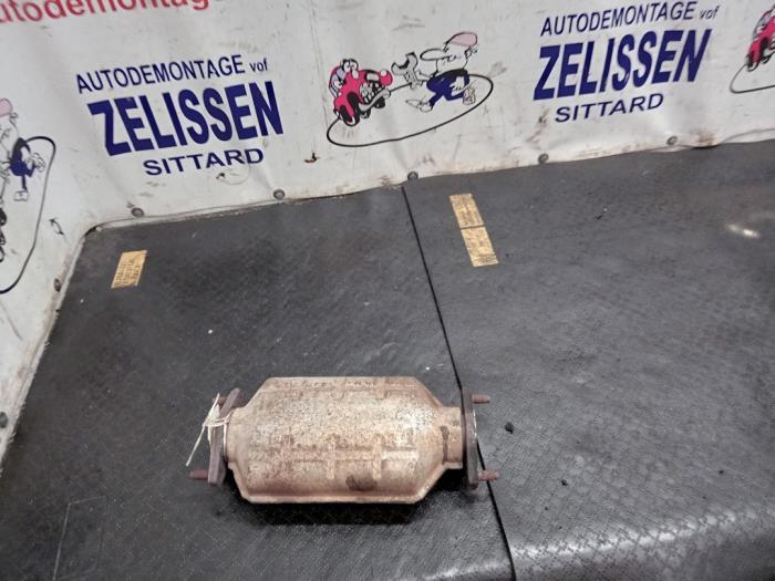 Gebruikte Katalysator Kia Carens II (FJ) 1.8i 16V Prijs op aanvraag aangeboden door Zelissen V.O.F. autodemontage