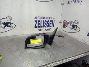 Gebruikte Spiegel Buiten links Opel Astra G Caravan (F35) 1.6 16V Prijs € 26,25 Margeregeling aangeboden door Zelissen V.O.F. autodemontage