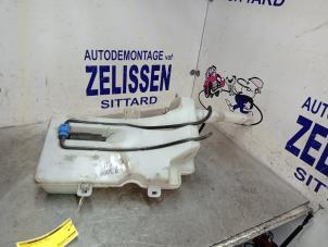 Gebruikte Ruitensproeiertank voor Mitsubishi Colt (Z2/Z3) 1.3 16V Prijs € 21,00 Margeregeling aangeboden door Zelissen V.O.F. autodemontage