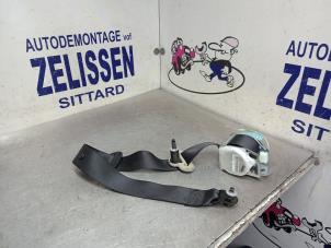 Gebruikte Veiligheidsgordel links-achter Nissan Note (E11) 1.6 16V Prijs € 68,25 Margeregeling aangeboden door Zelissen V.O.F. autodemontage