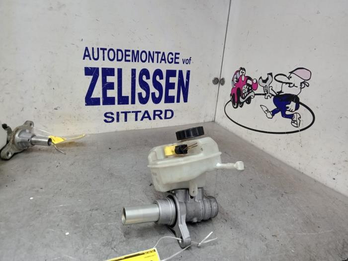Gebruikte Hoofdremcilinder BMW 7 serie (G11/12) 750 Li XDrive V8 32V Prijs € 131,25 Margeregeling aangeboden door Zelissen V.O.F. autodemontage