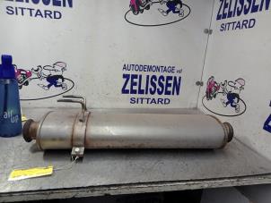 Gebruikte Uitlaat Middendemper Opel Movano (4A1; 4A2; 4B2; 4B3; 4C2; 4C3) 2.5 CDTI Prijs € 52,50 Margeregeling aangeboden door Zelissen V.O.F. autodemontage
