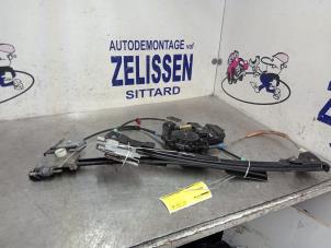 Gebruikte Ruitmechaniek 4Deurs rechts-voor Volkswagen Golf III Cabrio Restyling (1E7) 1.6 Prijs op aanvraag aangeboden door Zelissen V.O.F. autodemontage