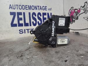 Gebruikte Raammotor Portier Volkswagen Touran (1T1/T2) 1.6 FSI 16V Prijs € 36,75 Margeregeling aangeboden door Zelissen V.O.F. autodemontage