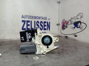 Gebruikte Motor electrisch raam Volkswagen Touran (1T1/T2) 1.6 FSI 16V Prijs € 36,75 Margeregeling aangeboden door Zelissen V.O.F. autodemontage