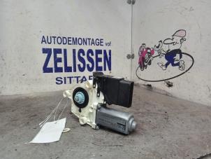 Gebruikte Motor electrisch raam Volkswagen Touran (1T1/T2) 1.6 FSI 16V Prijs € 36,75 Margeregeling aangeboden door Zelissen V.O.F. autodemontage