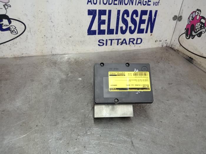 Gebruikte ABS Pomp Mercedes C Sportcoupé (C203) 2.2 C-200 CDI 16V Prijs € 99,75 Margeregeling aangeboden door Zelissen V.O.F. autodemontage