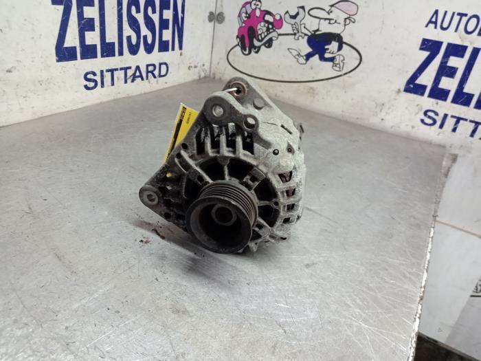 Dynamo van een Volkswagen Bora (1J2) 2.0 2001