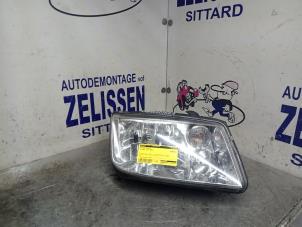 Gebruikte Koplamp rechts Volkswagen Bora (1J2) 2.0 Prijs € 36,75 Margeregeling aangeboden door Zelissen V.O.F. autodemontage