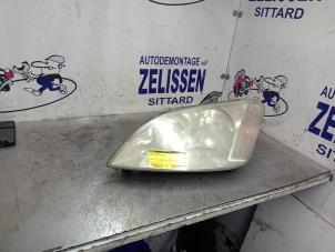 Gebruikte Linker Koplamp Ford Focus C-Max 1.8 16V Prijs € 52,50 Margeregeling aangeboden door Zelissen V.O.F. autodemontage