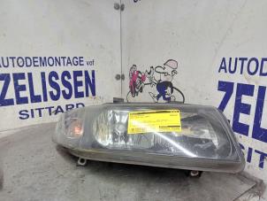 Gebruikte Koplamp rechts Seat Leon (1M1) 1.6 16V Prijs € 31,50 Margeregeling aangeboden door Zelissen V.O.F. autodemontage