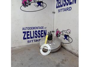 Gebruikte Rembekrachtiger Mercedes A (W176) 1.6 A-180 16V Prijs € 73,50 Margeregeling aangeboden door Zelissen V.O.F. autodemontage