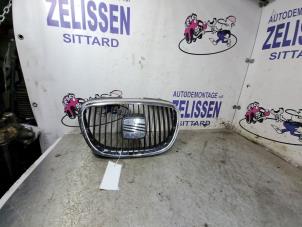 Gebruikte Grille Seat Altea (5P1) 1.6 Prijs € 42,00 Margeregeling aangeboden door Zelissen V.O.F. autodemontage