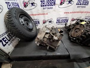 Gebruikte Versnellingsbak Volkswagen Polo IV (9N1/2/3) 1.2 12V Prijs € 183,75 Margeregeling aangeboden door Zelissen V.O.F. autodemontage