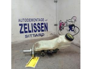 Gebruikte Hoofdremcilinder Toyota Corolla (E12) 1.6 16V VVT-i Prijs € 26,25 Margeregeling aangeboden door Zelissen V.O.F. autodemontage