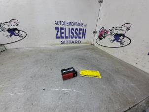 Gebruikte Alarmlicht Schakelaar Landrover Range Rover III (LM) 2.9 TD6 24V Prijs € 63,00 Margeregeling aangeboden door Zelissen V.O.F. autodemontage