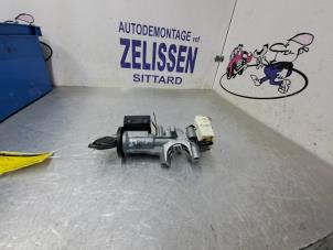 Gebruikte Sleutel + Contactslot Suzuki Swift (ZA/ZC/ZD1/2/3/9) Prijs € 42,00 Margeregeling aangeboden door Zelissen V.O.F. autodemontage