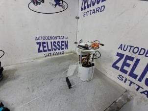 Gebruikte Benzinepomp Renault Twingo II (CN) 1.2 Prijs € 131,25 Margeregeling aangeboden door Zelissen V.O.F. autodemontage