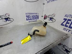 Gebruikte Expansievat Renault Twingo II (CN) 1.2 Prijs € 26,25 Margeregeling aangeboden door Zelissen V.O.F. autodemontage