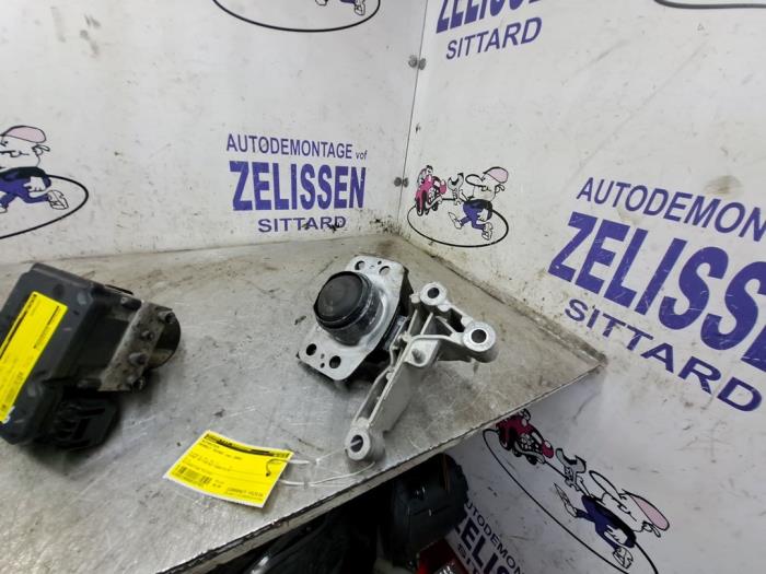 Gebruikte Motorrubber Renault Twingo II (CN) 1.2 Prijs € 21,00 Margeregeling aangeboden door Zelissen V.O.F. autodemontage
