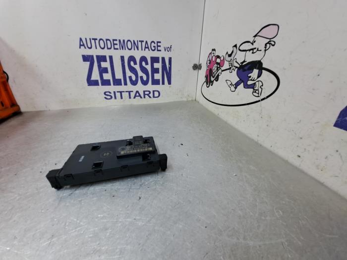 Gebruikte Comfort Module Mercedes C (W203) 1.8 C-180K 16V Prijs € 52,50 Margeregeling aangeboden door Zelissen V.O.F. autodemontage