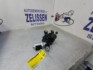 Gebruikte Ruitenwissermotor achter Volkswagen Golf Plus (5M1/1KP) 1.6 FSI 16V Prijs € 31,50 Margeregeling aangeboden door Zelissen V.O.F. autodemontage