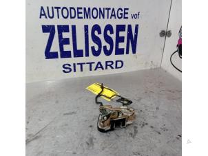 Gebruikte Portierslot Mechaniek 2Deurs links Hyundai H-1/H-200 2.5 Tdi Prijs € 42,00 Margeregeling aangeboden door Zelissen V.O.F. autodemontage