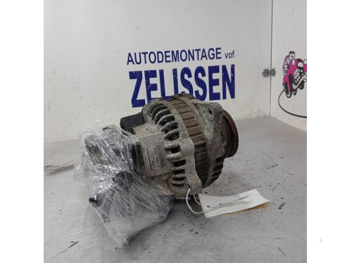 Gebruikte Dynamo Hyundai H-1/H-200 2.5 Tdi Prijs € 68,25 Margeregeling aangeboden door Zelissen V.O.F. autodemontage