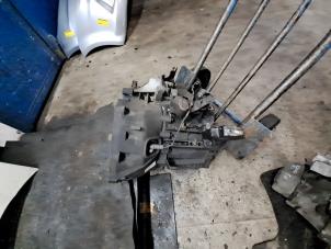 Gebruikte Versnellingsbak Ford Transit 2.0 TDdi 16V Prijs € 367,50 Margeregeling aangeboden door Zelissen V.O.F. autodemontage