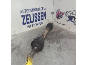 Gebruikte Aandrijfas rechts-voor Peugeot 206 (2A/C/H/J/S) 1.6 16V Prijs € 36,75 Margeregeling aangeboden door Zelissen V.O.F. autodemontage